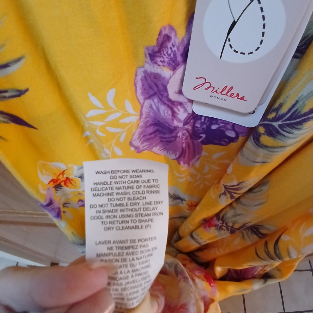 Miller's NWT Size 18 Strappy Floral Yellow Sundress. Gorgeous And Flowy! - Picture 6 of 7